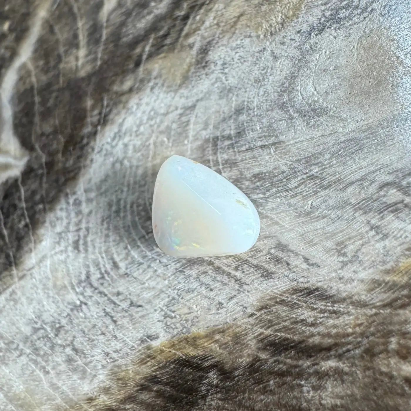 Coober Pedy Opal 0.8carat Solid Hand - Cut