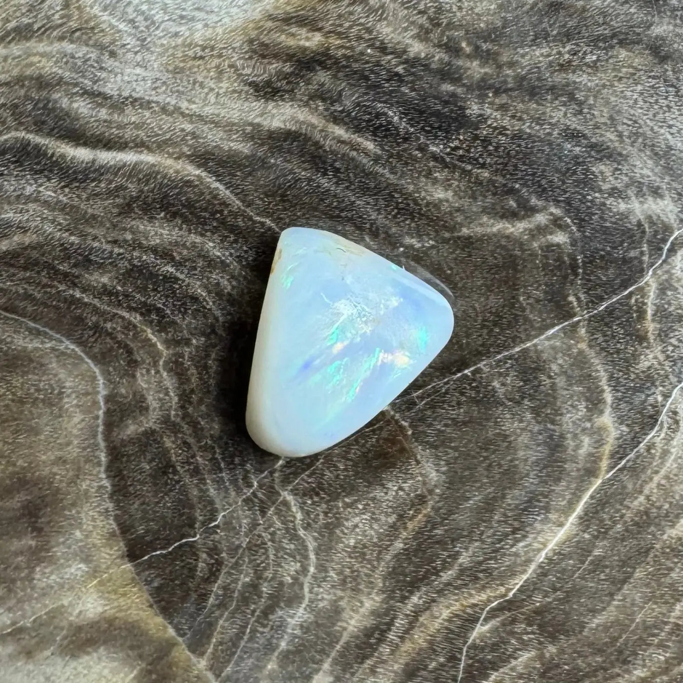 Coober Pedy Opal 0.8carat Solid Hand - Cut