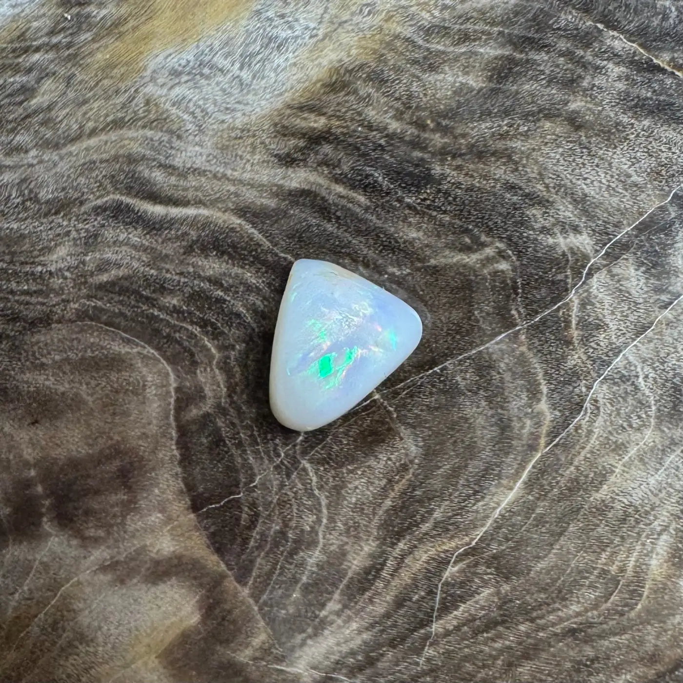 Coober Pedy Opal 0.8carat Solid Hand - Cut