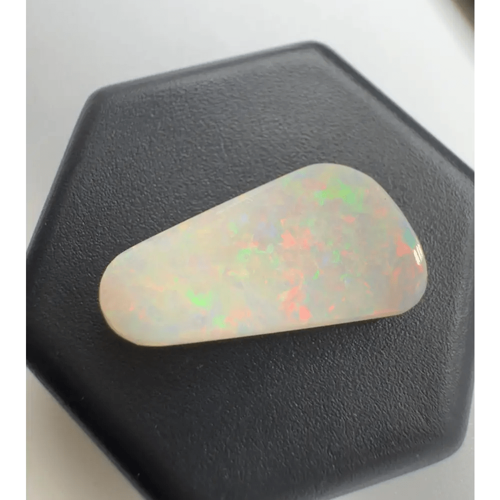 Coober Pedy Opal 2.1carat Solid Hand - Cut