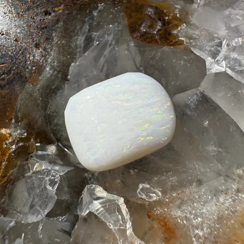 Coober Pedy Opal 2.6carat Solid Hand - Cut