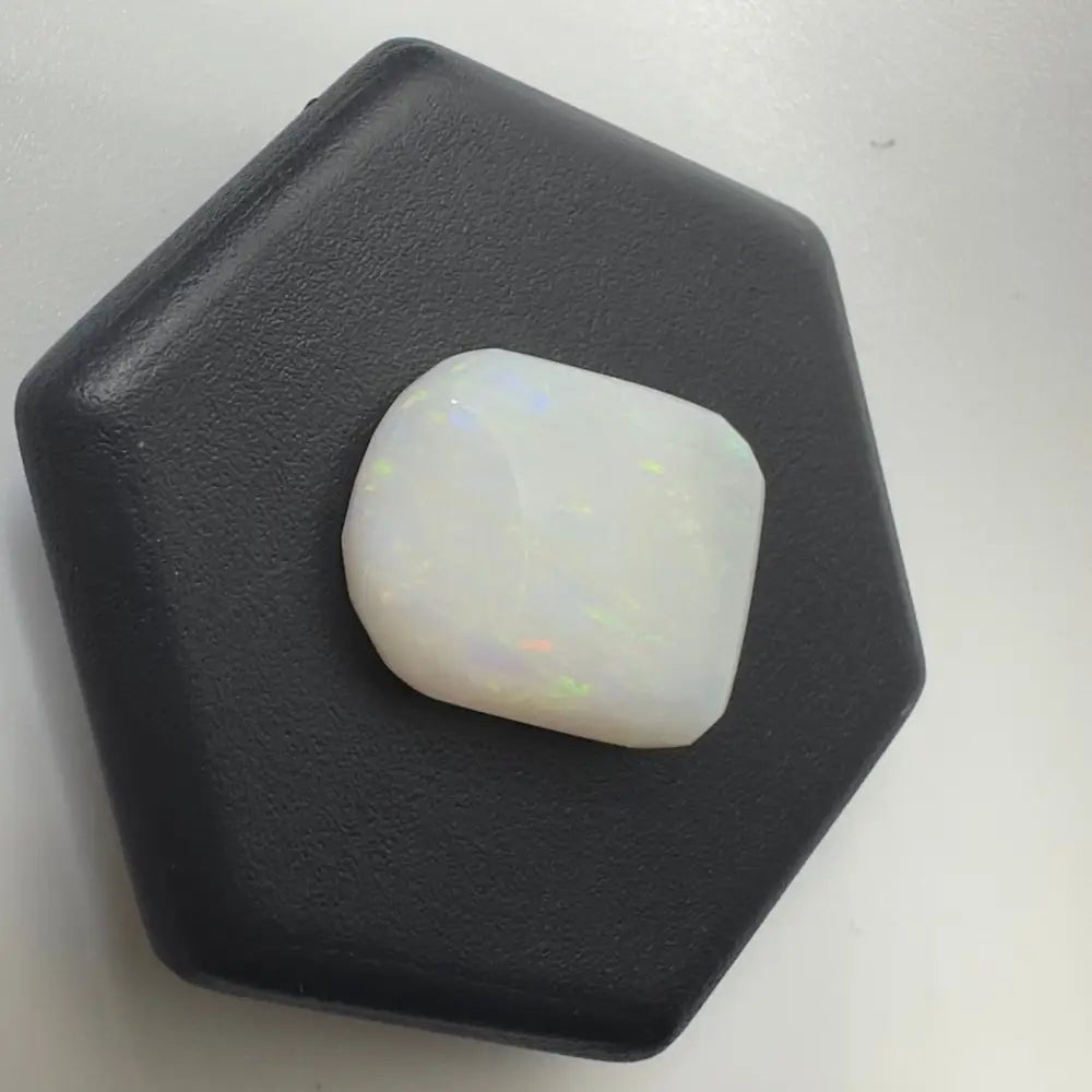 Coober Pedy Opal 2.6carat Solid Hand - Cut