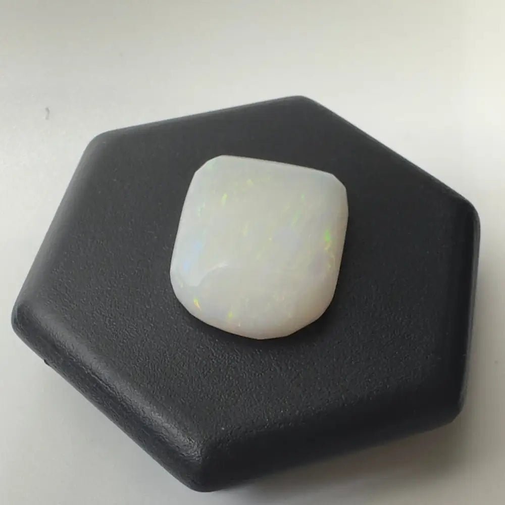 Coober Pedy Opal 2.6carat Solid Hand - Cut