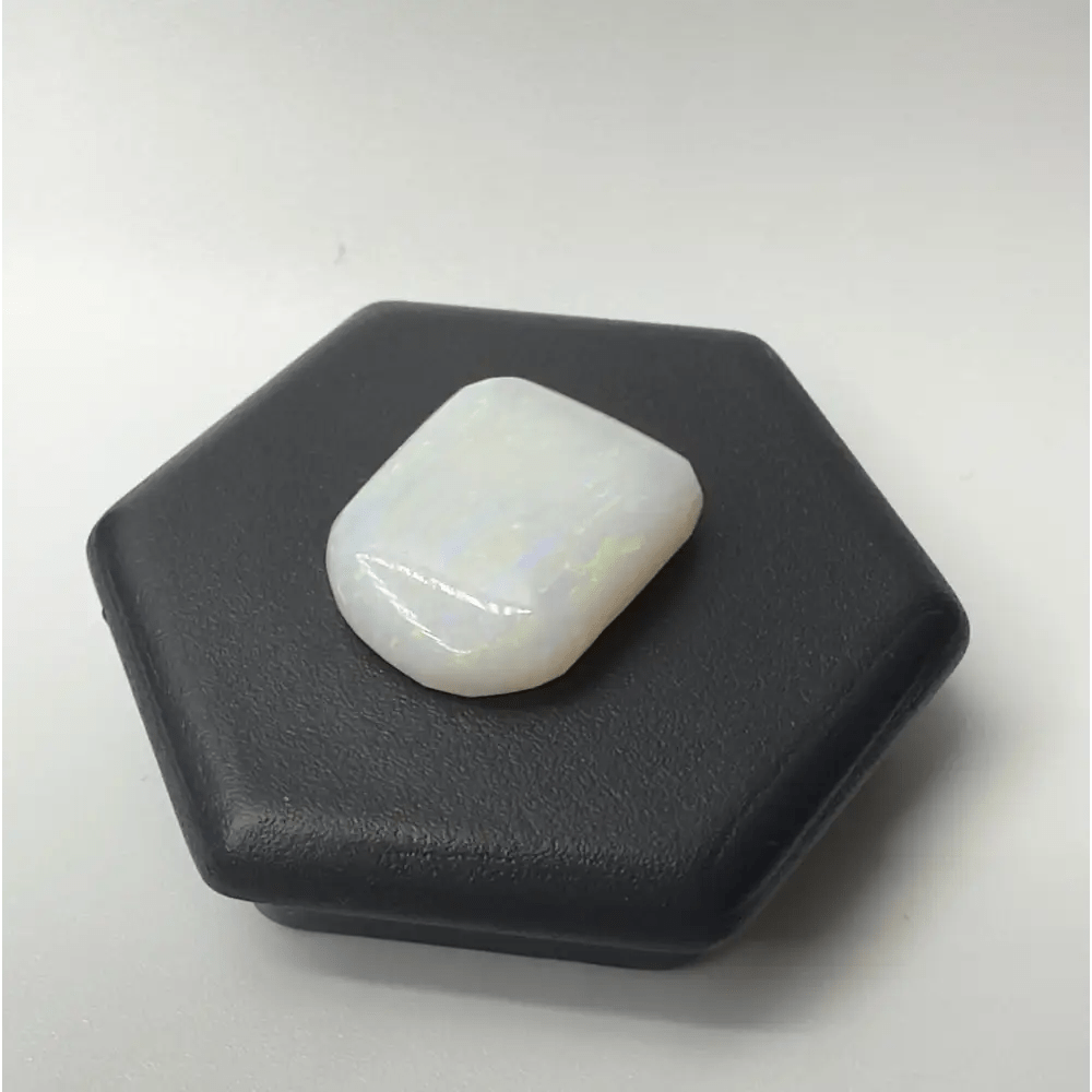 Coober Pedy Opal 2.6carat Solid Hand - Cut