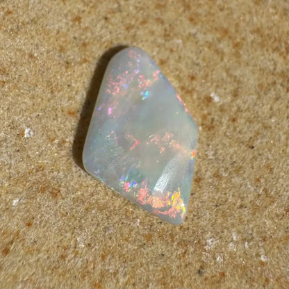 Coober Pedy Opal 2.7carat Solid Hand - Cut