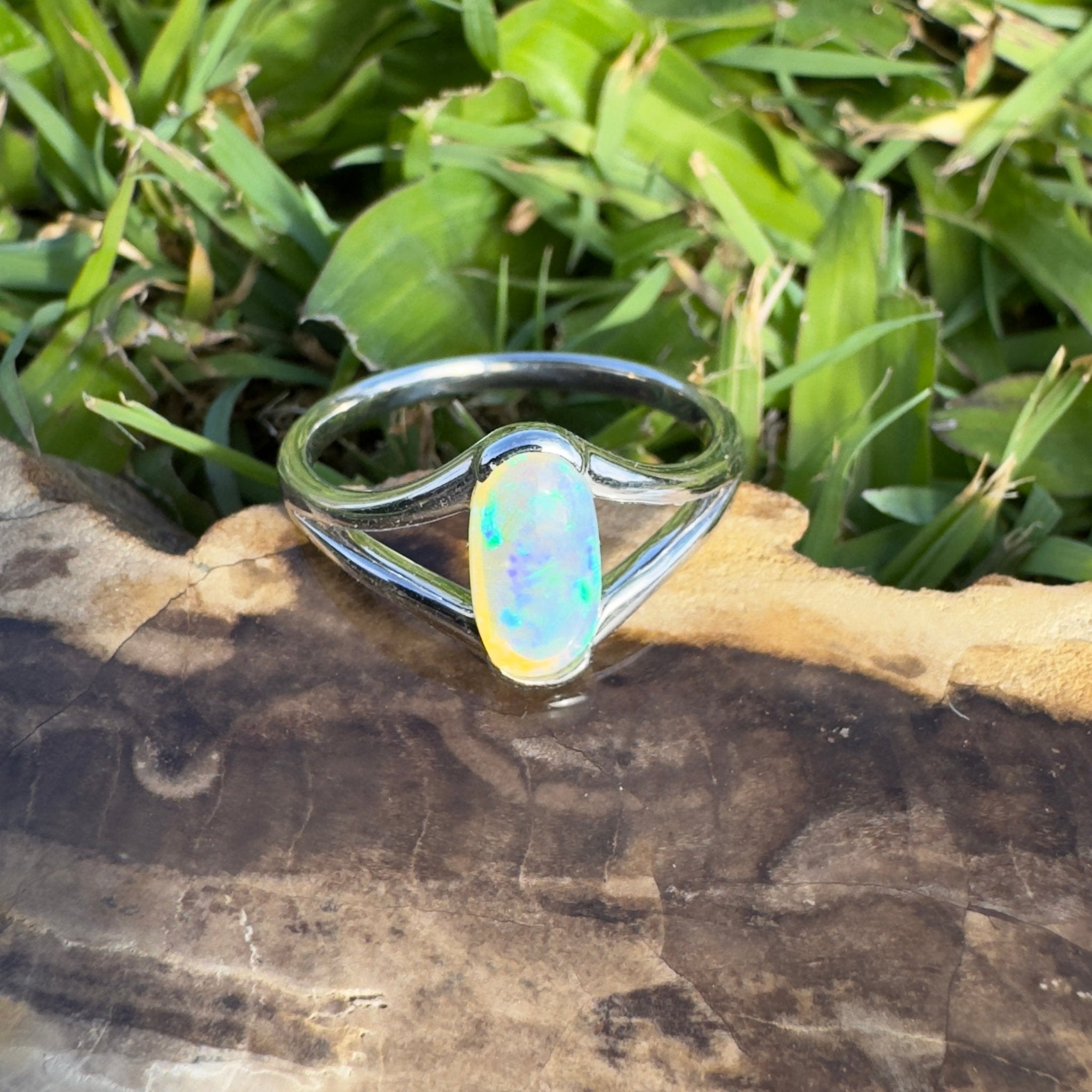 Coral Sea Dreaming ~ 0.8ct Solid Coober Pedy Crystal Opal 925 Sterling Silver Ring