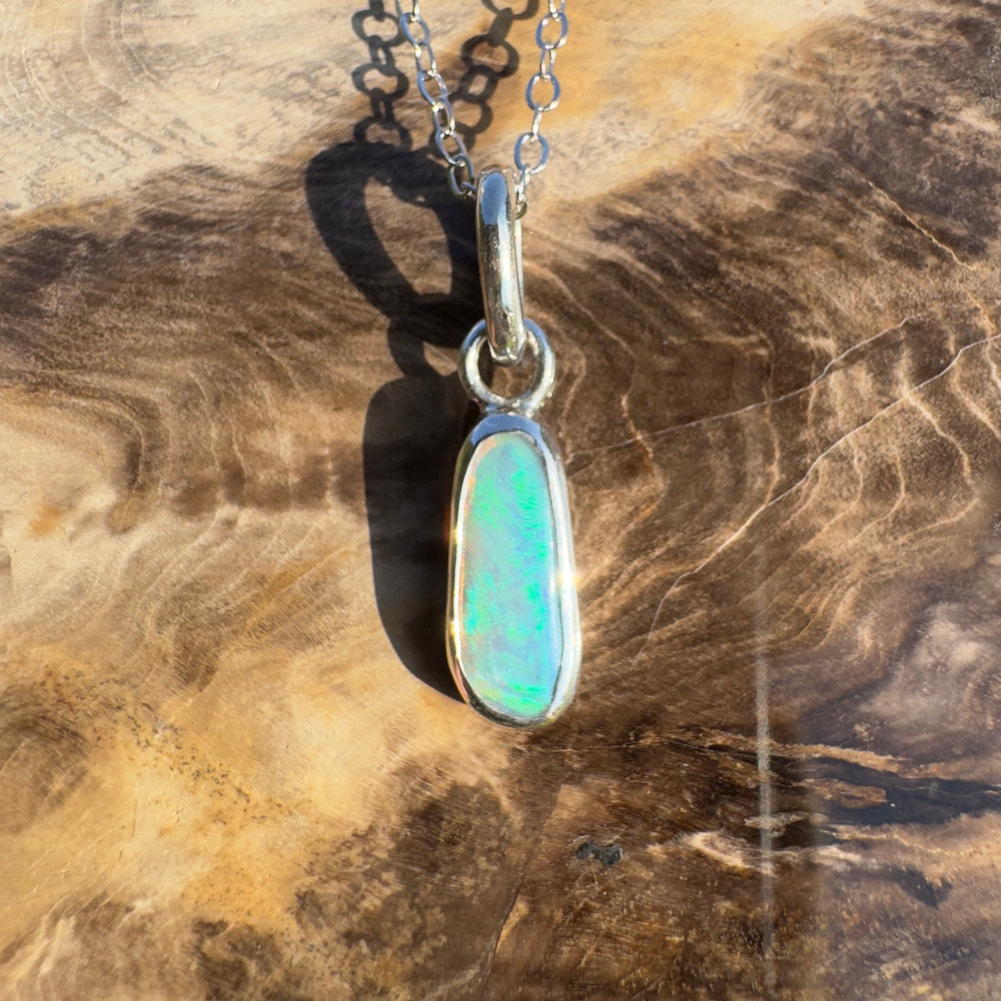 Cowrie Point Tide – 1ct Solid Lightning Ridge Opal 925 Sterling Silver Pendant Necklace