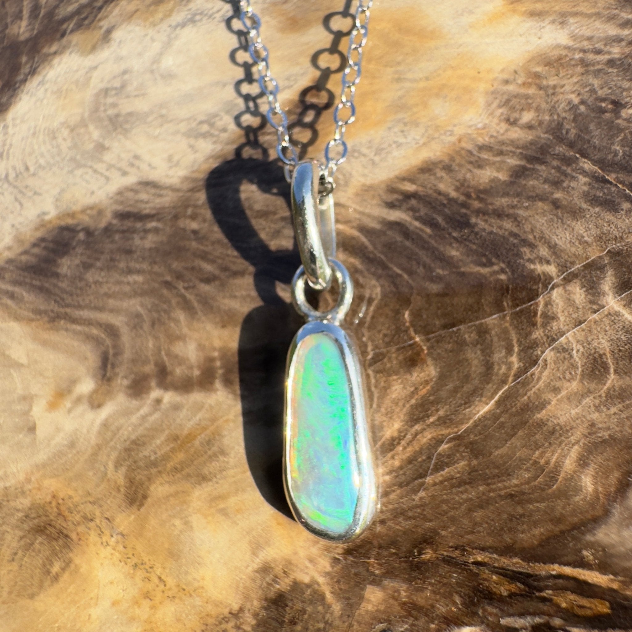 Cowrie Point Tide – 1ct Solid Lightning Ridge Opal 925 Sterling Silver Pendant Necklace