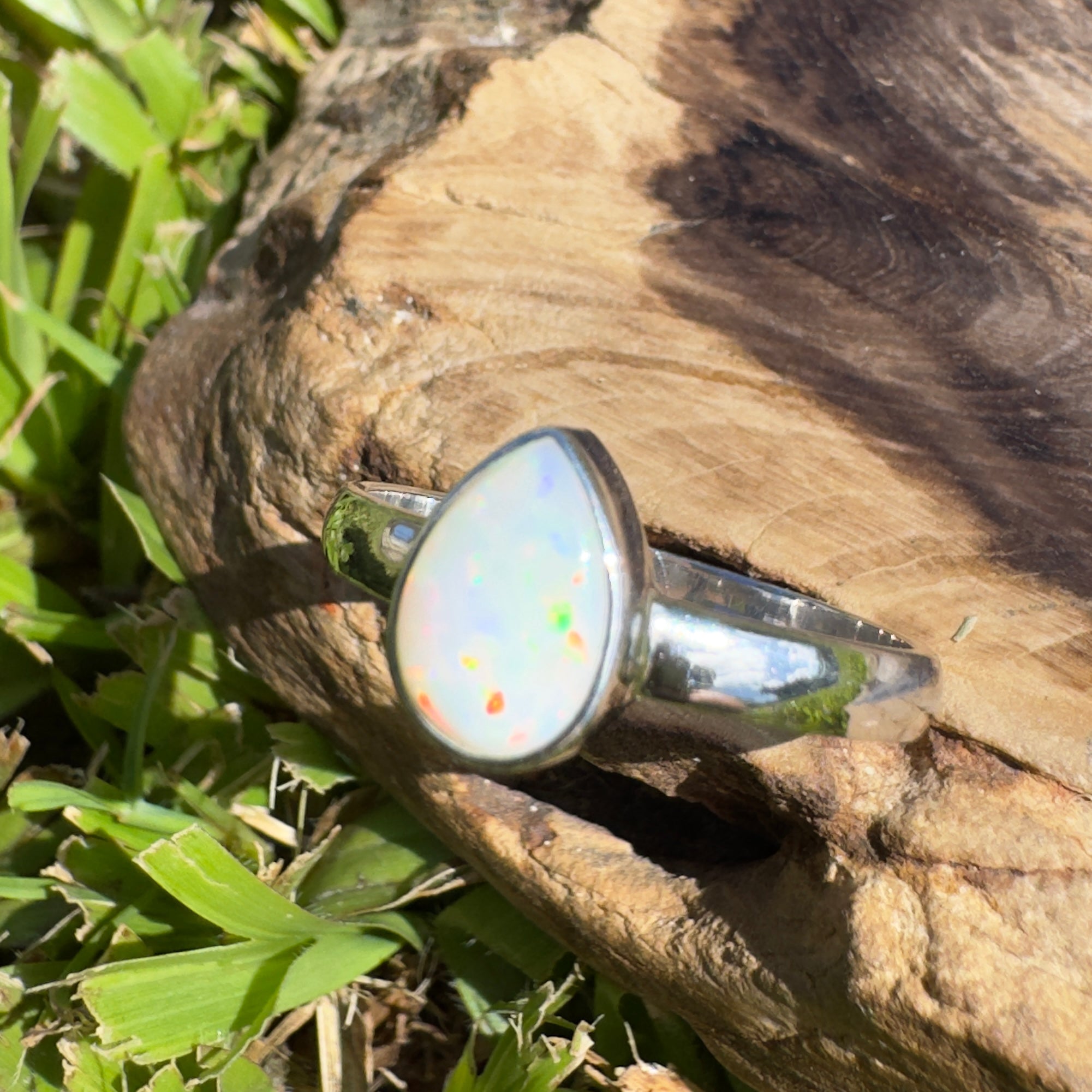 Esperance Coast Spectrum Tide – 1.1ct Solid Lightning Ridge Opal 925 Sterling Silver Ring