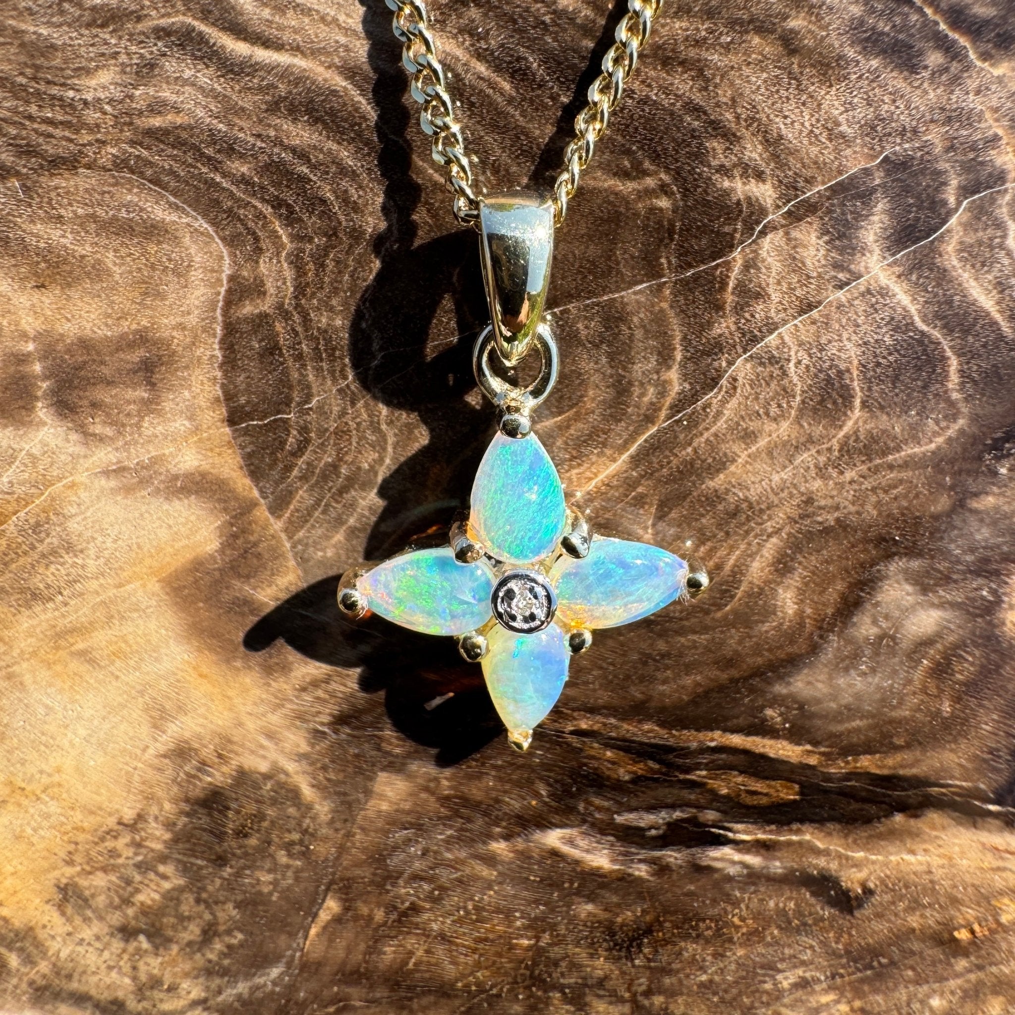 Great Ocean Mist ~ 9ct Solid Gold 0.5ct Coober Pedy Crystal Opal Pendant