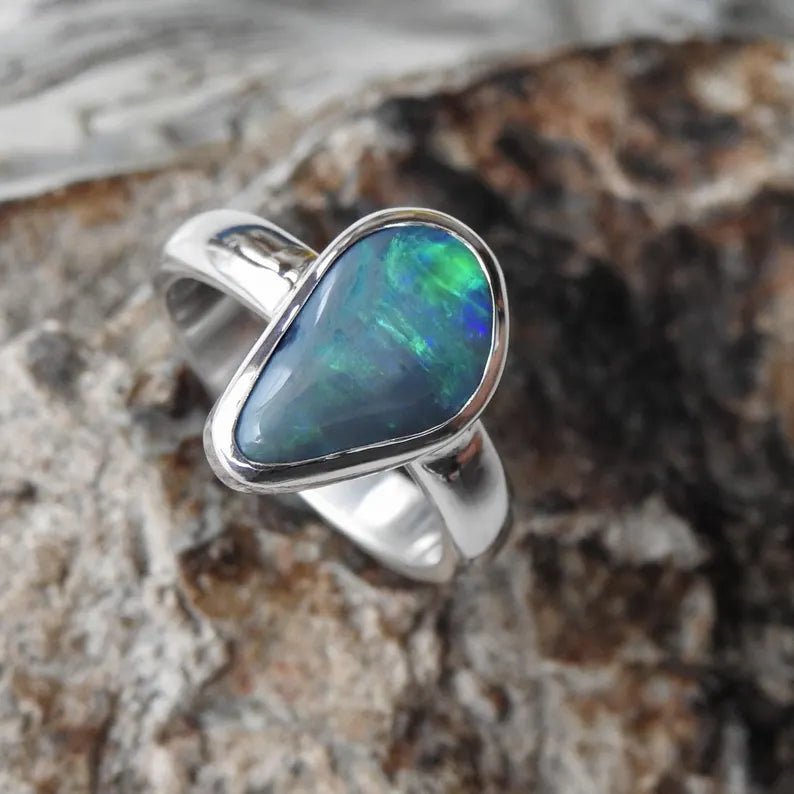 Gunnedah Shadow – 2.5ct Solid Lightning Ridge Semi Black Opal 925 Sterling Silver Ring