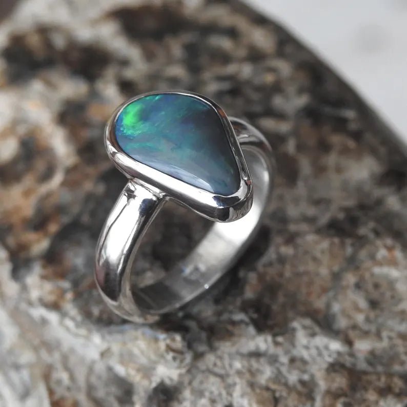 Gunnedah Shadow – 2.5ct Solid Lightning Ridge Semi Black Opal 925 Sterling Silver Ring