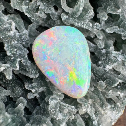 Hand-Cut Solid Coober Pedy Opal 5.7carat