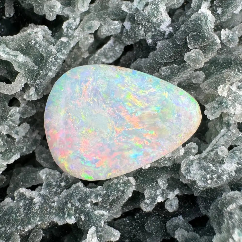Hand - Cut Solid Coober Pedy Opal 5.7carat