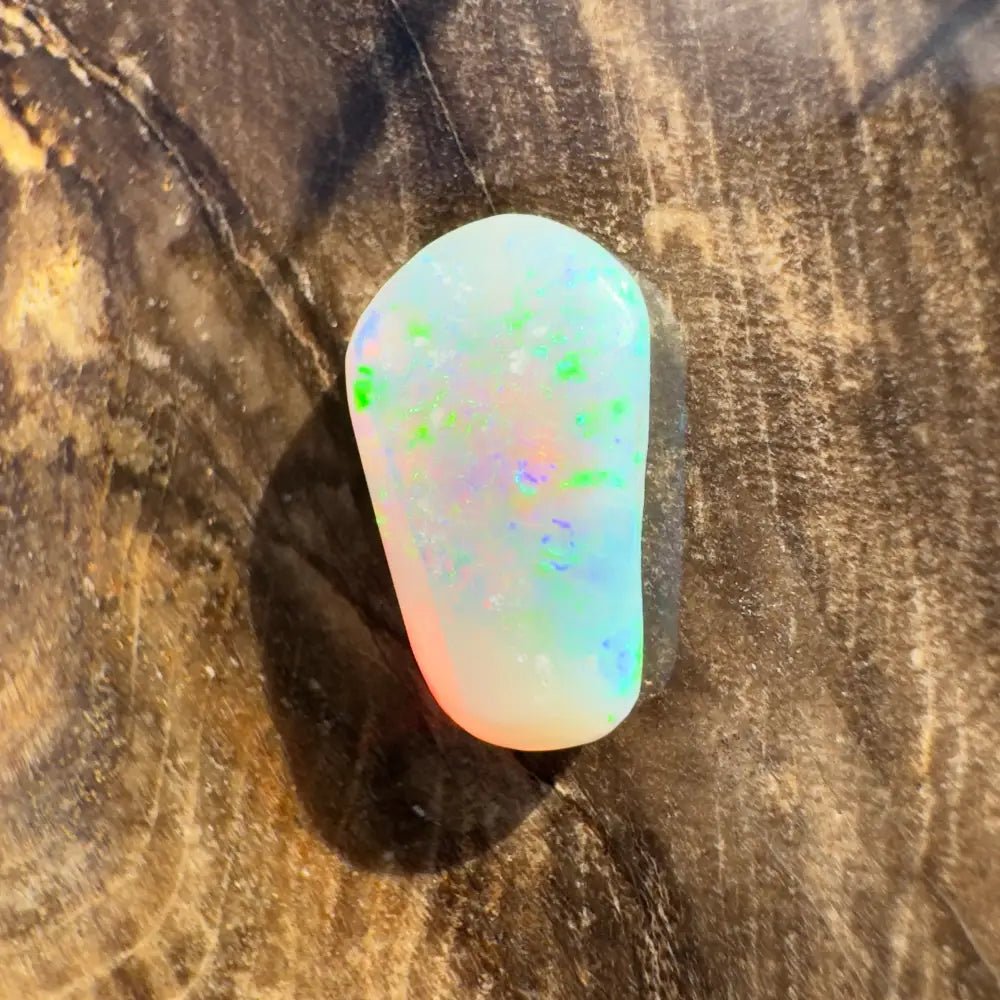 Hand - Cut Solid Lightning Ridge Crystal Opal 1.0carat