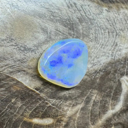 Hand-Cut Solid Lightning Ridge Opal 1.8carat