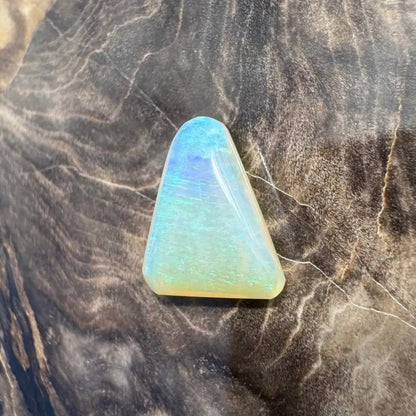 Hand - Cut Solid Lightning Ridge Opal 1.5carat