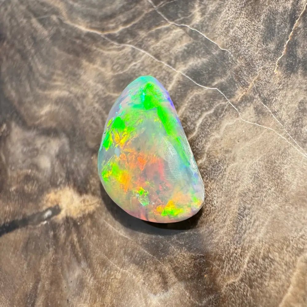 Hand - Cut Solid Lightning Ridge Opal 1.5carat