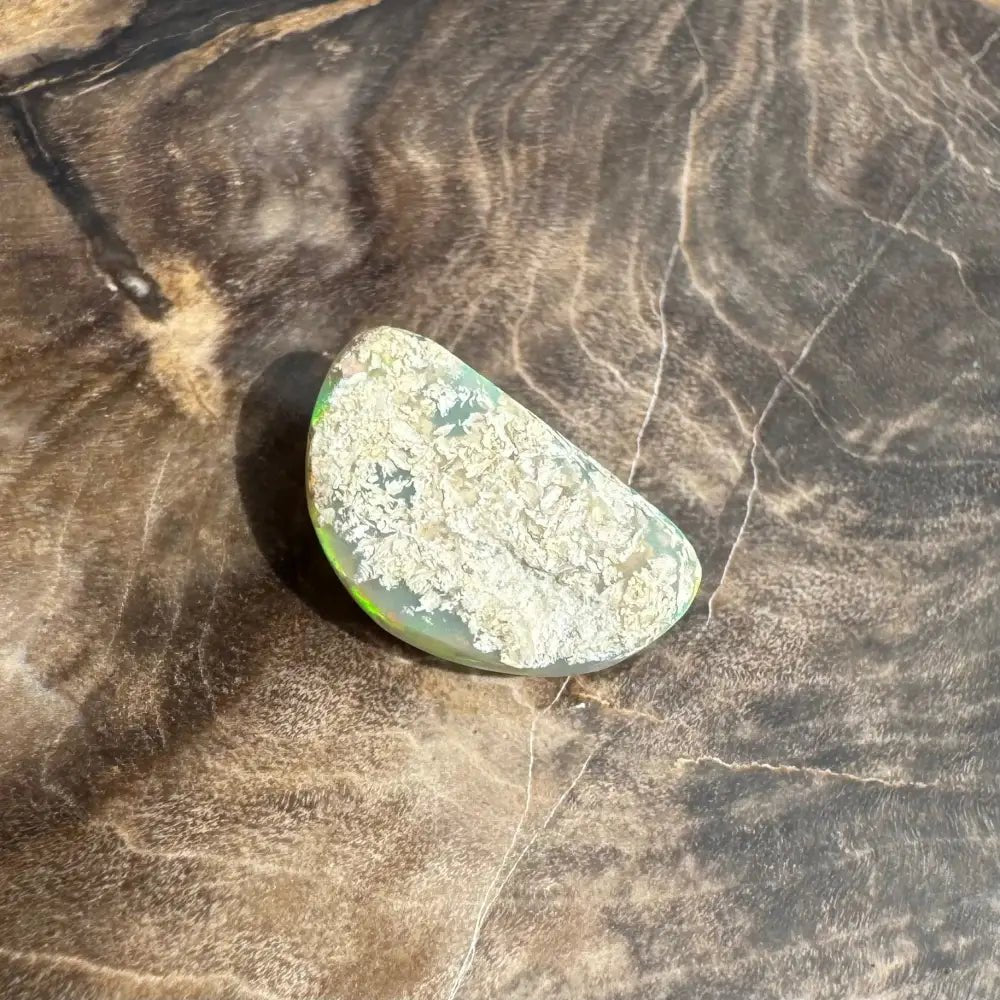Hand - Cut Solid Lightning Ridge Opal 1.5carat