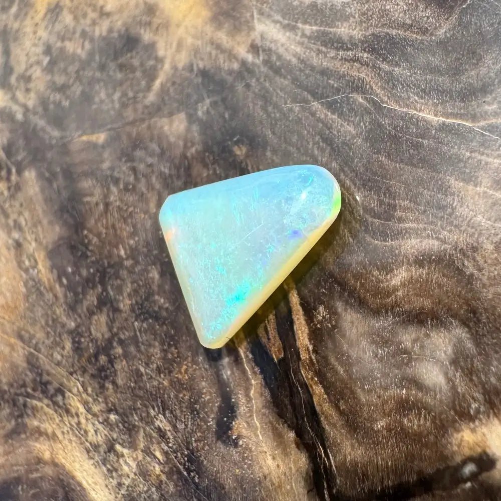 Hand - Cut Solid Lightning Ridge Opal 1.5carat