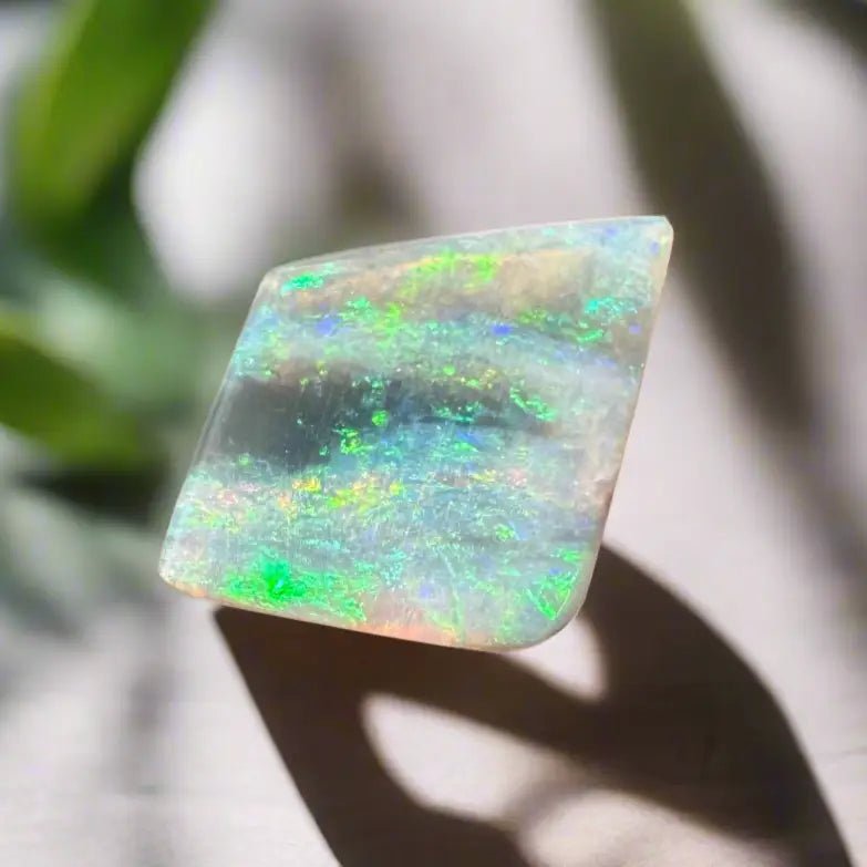 Hand - Cut Solid Lightning Ridge Opal 1.7carat