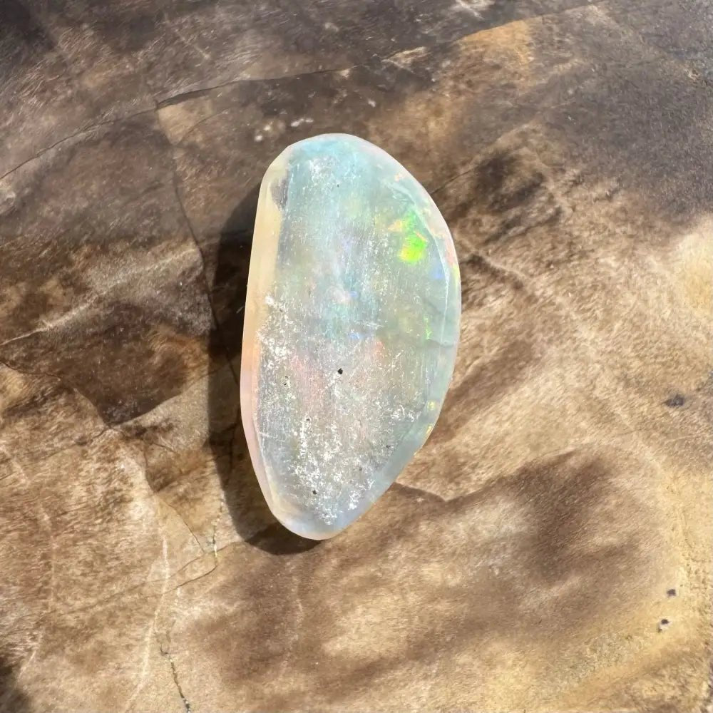Hand - Cut Solid Lightning Ridge Opal 2.0carat