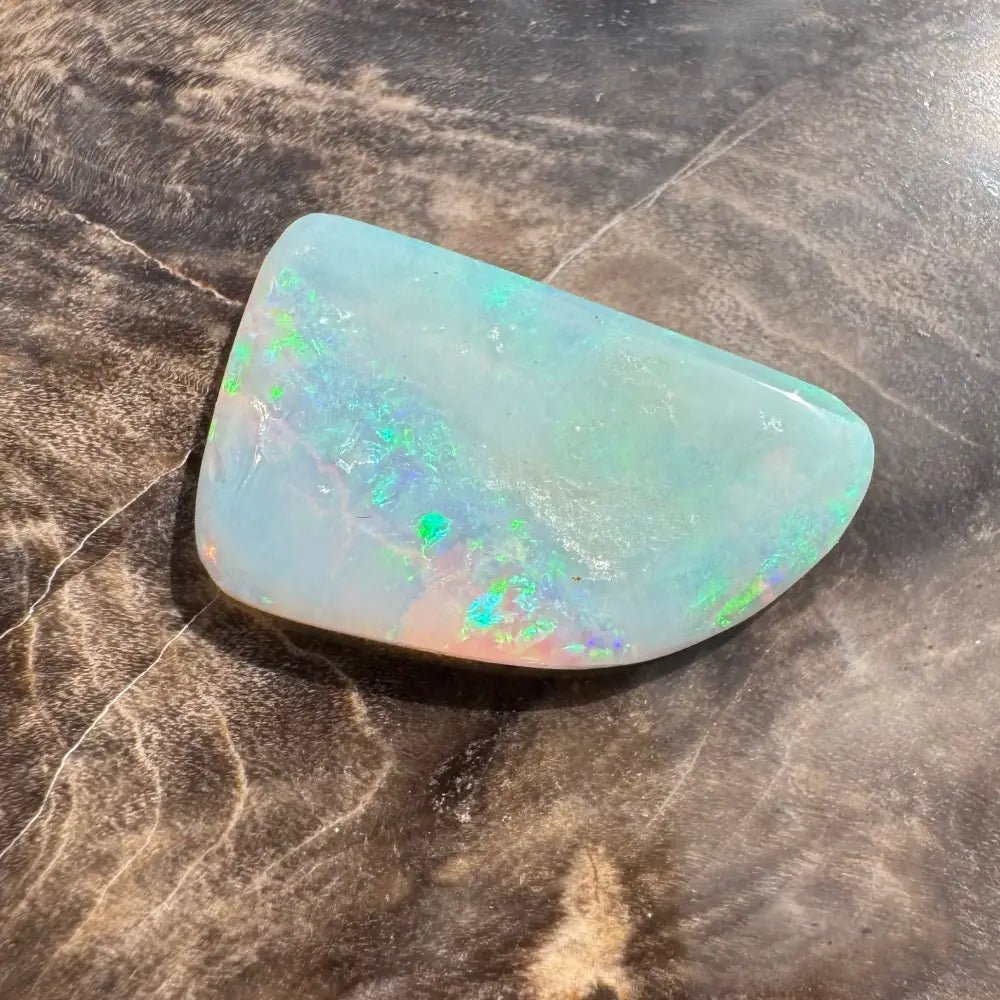 Hand - Cut Solid Lightning Ridge Opal 3.2carat