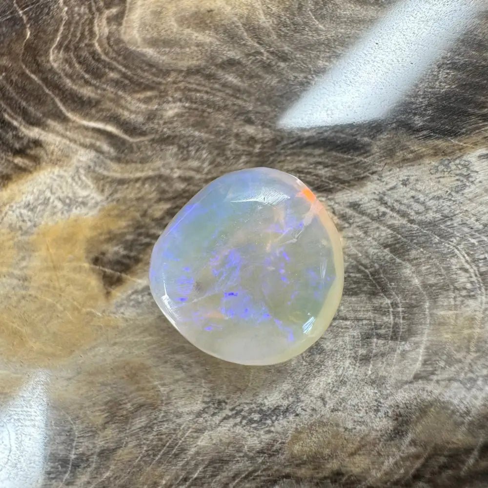 Hand - Cut Solid Lightning Ridge Opal 4.7carat