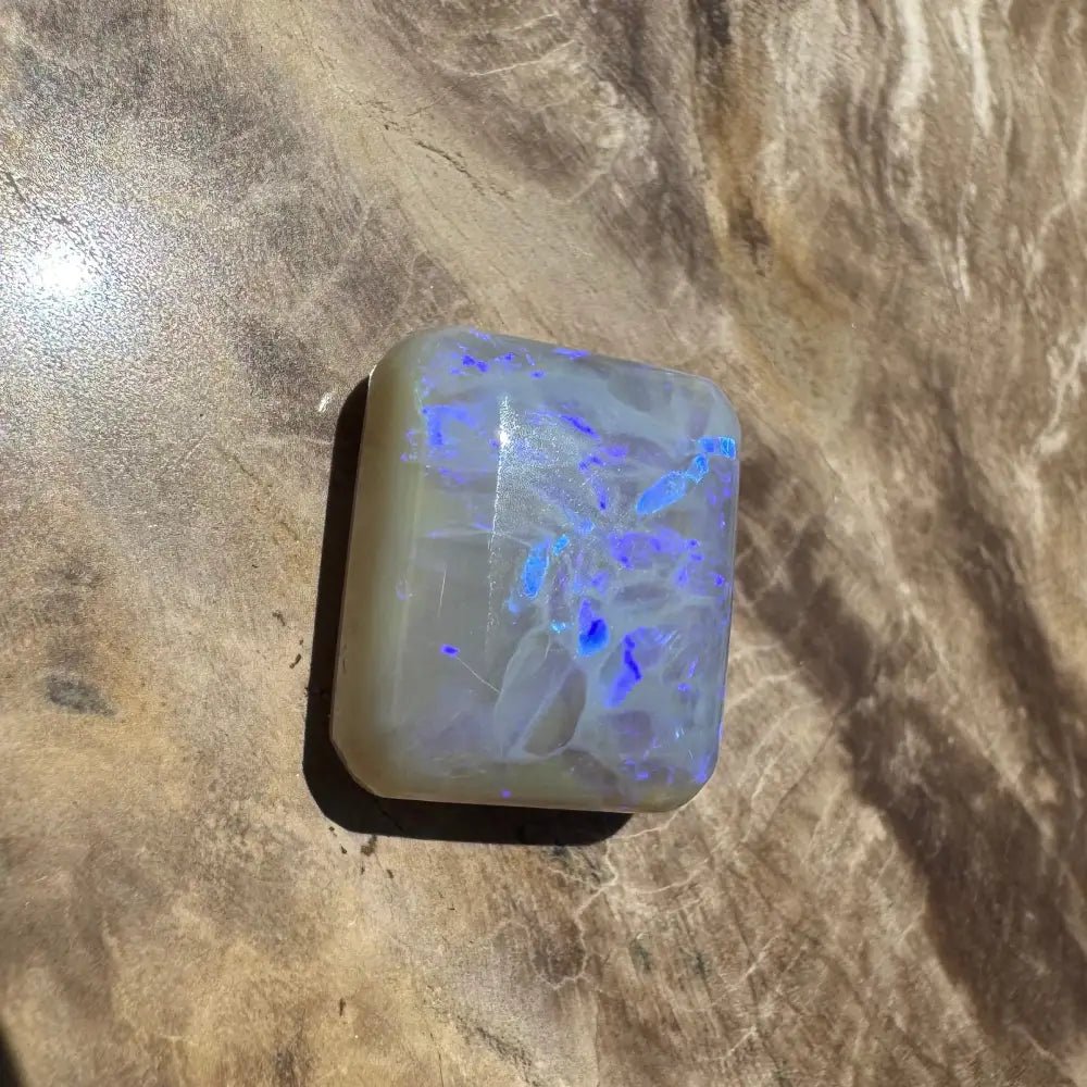Hand - Cut Solid Lightning Ridge Opal 8.3carat