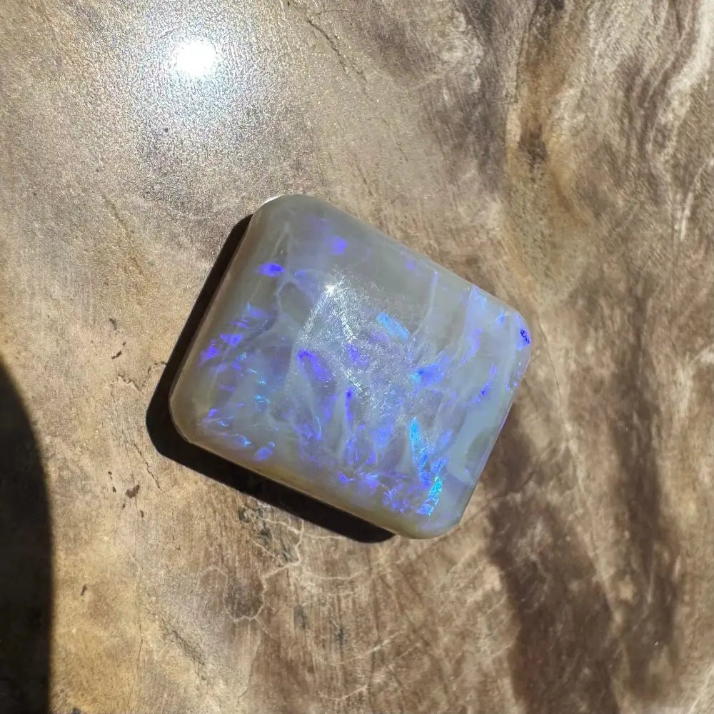 Hand - Cut Solid Lightning Ridge Opal 8.3carat
