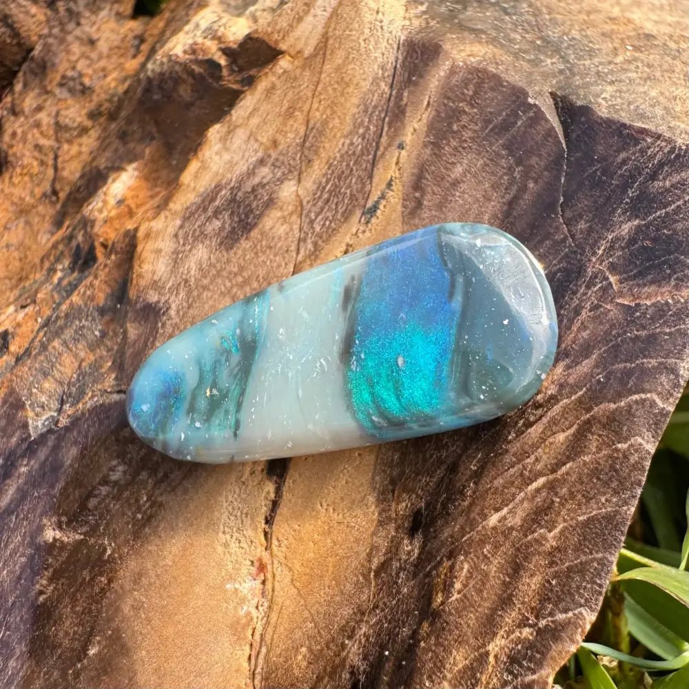 Hand - Cut Solid Lightning Ridge Semi Black Opal 4.9carat