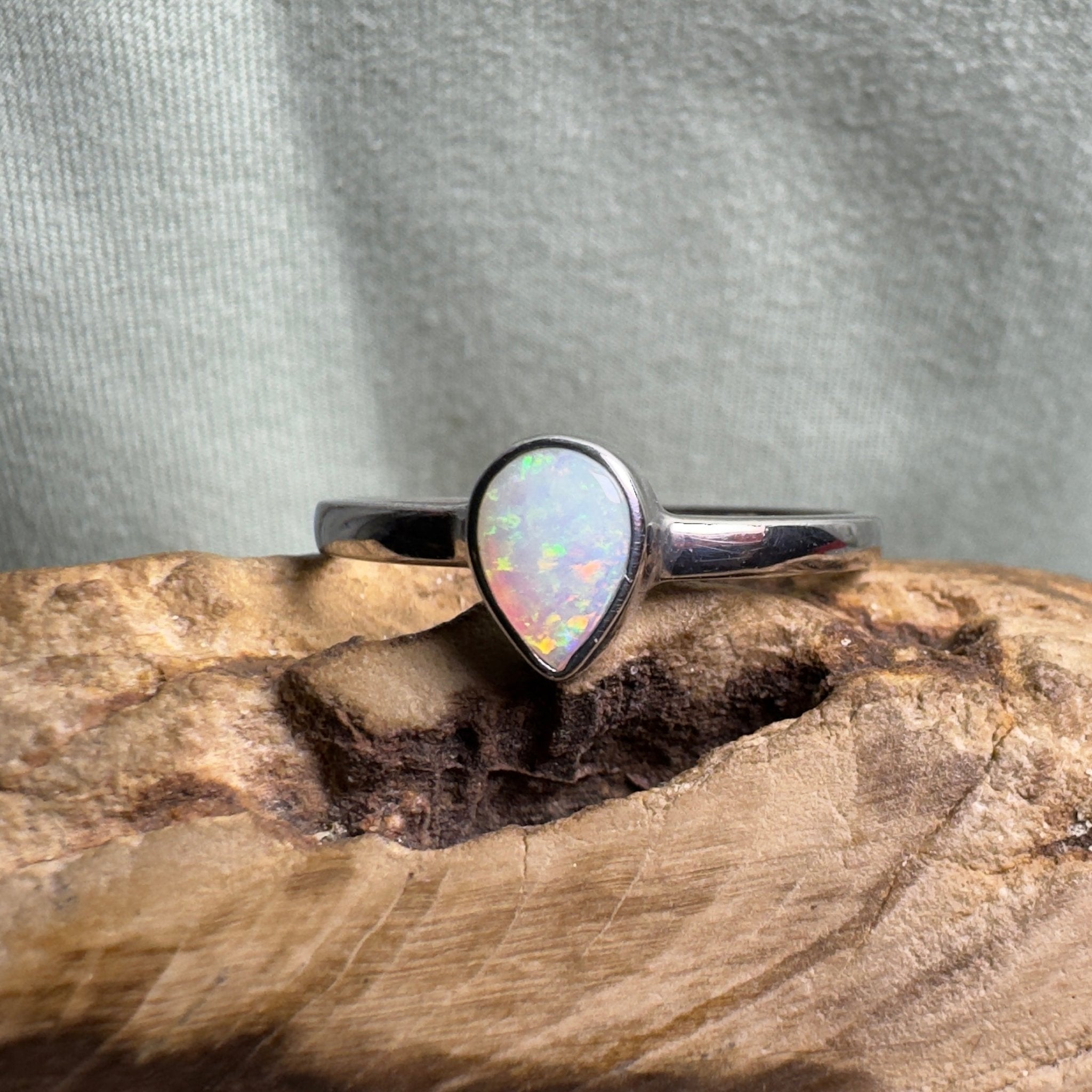 Jervis Bay Clearwater – 0.7ct Solid Lightning Ridge Crystal Opal 925 Sterling Silver Ring