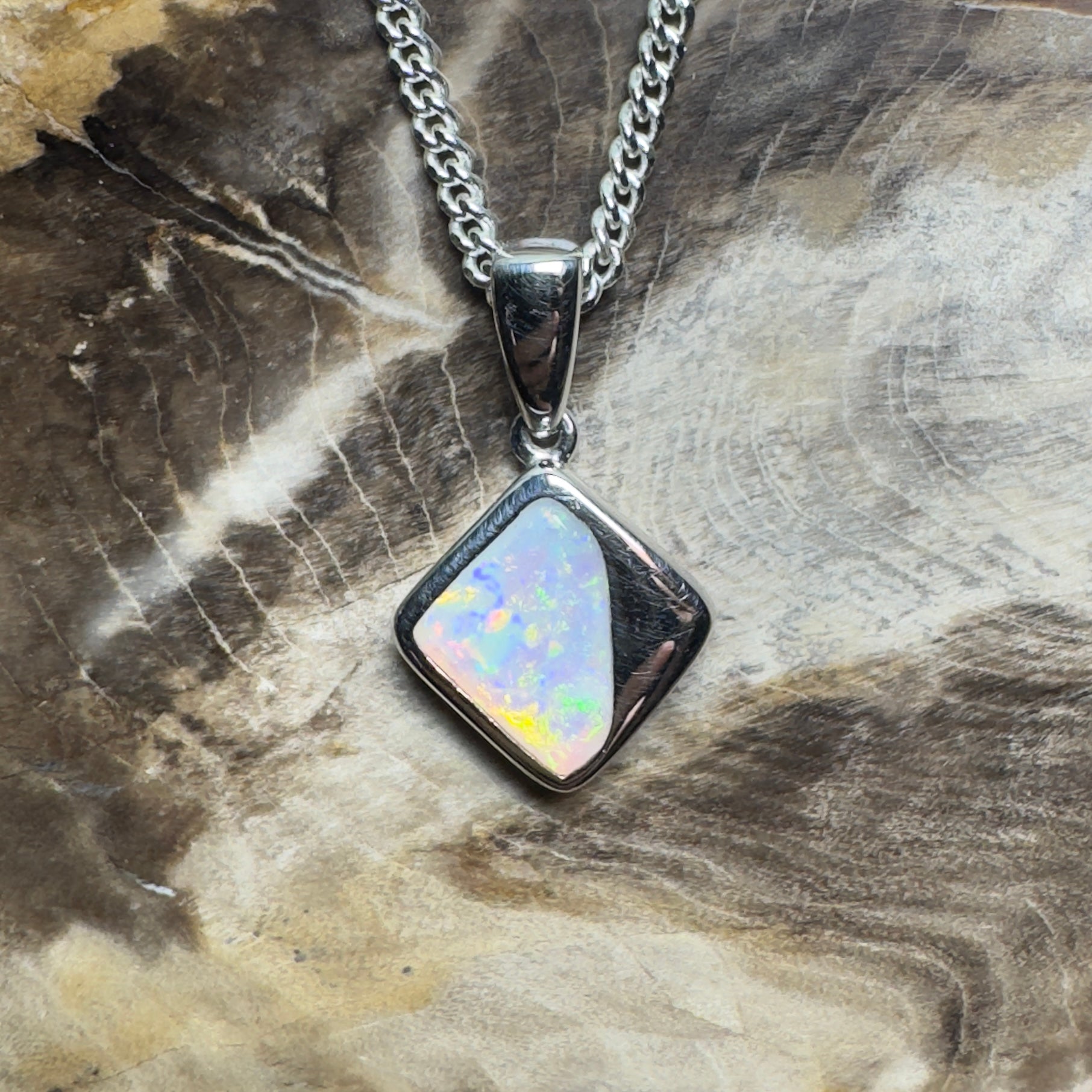 Kanku Glow ~ 0.78ct Coober Pedy Opal 925 Silver Pendant