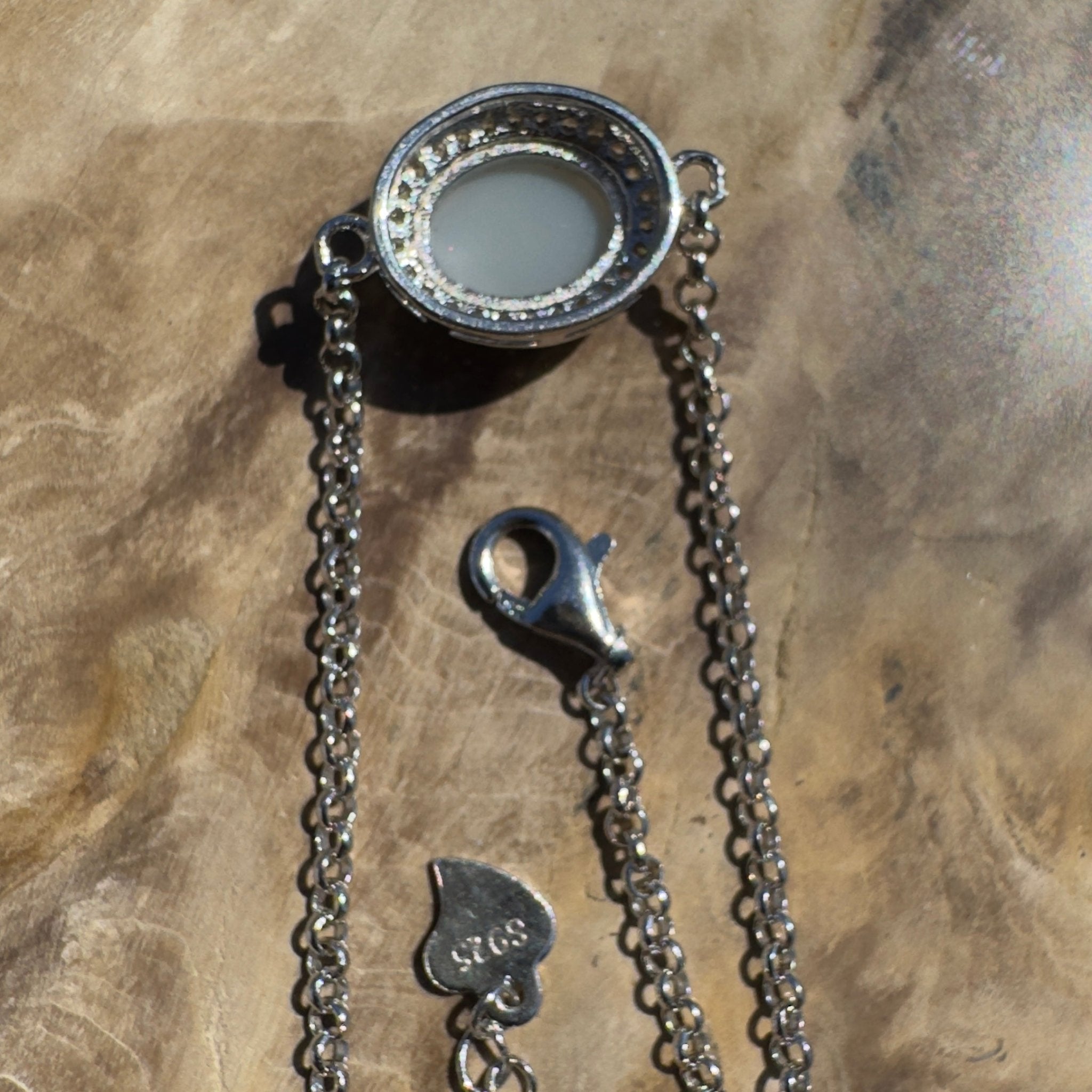 Karijini Trace - 0.8ct Coober Pedy Opal 925 Silver Bracelet