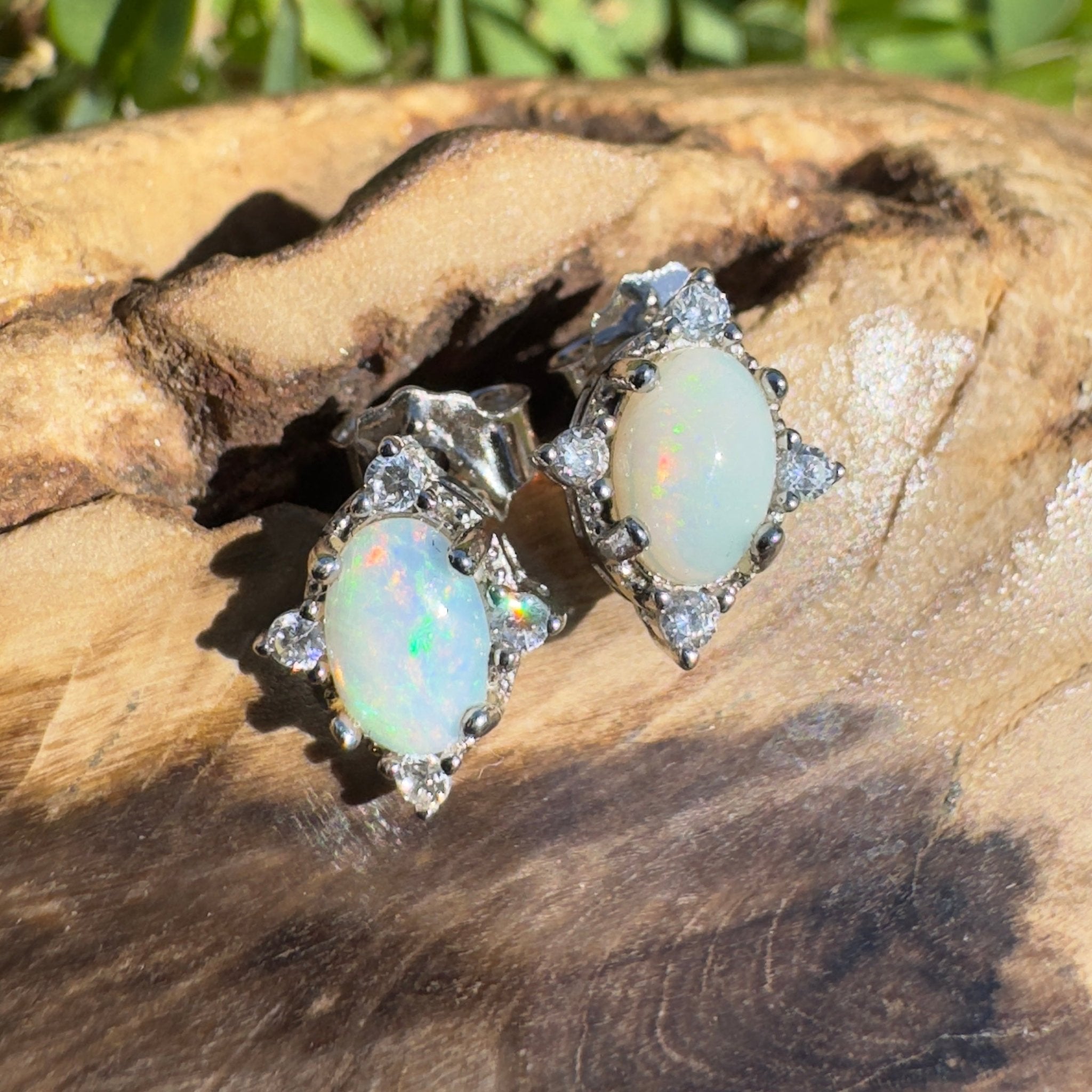 Kosciuszko Light - 0.6ct Coober Pedy Opal 925 Silver Earrings