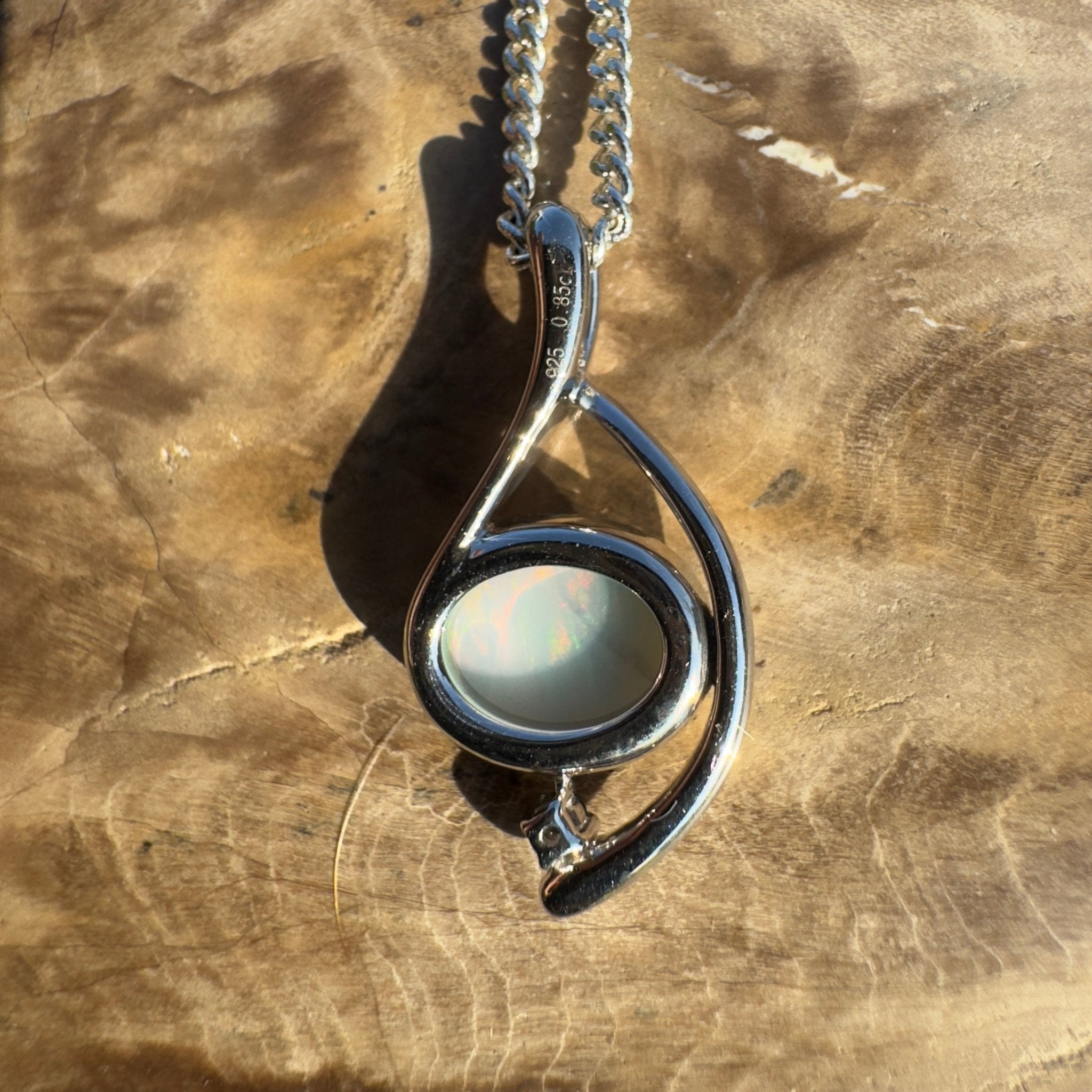 Larapinta Glowpath – 0.85ct Coober Pedy Opal Pendant