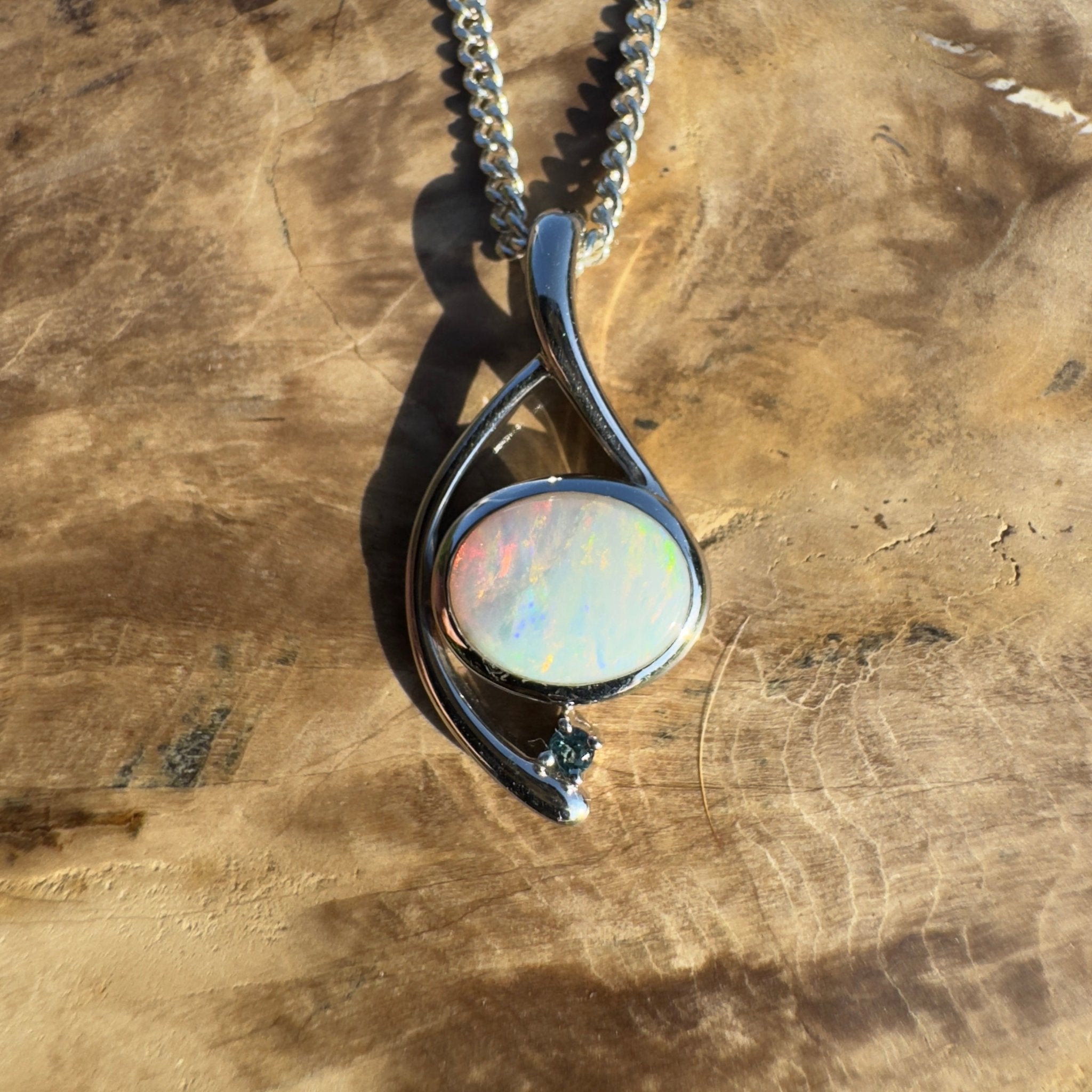 Larapinta Glowpath – 0.85ct Coober Pedy Opal Pendant