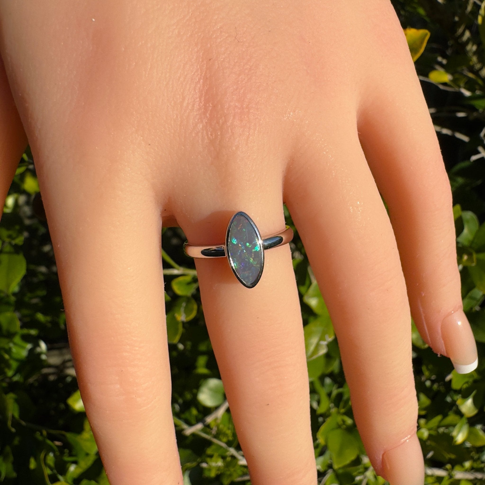 Lightning Loop ~ 0.96ct Solid Lightning Ridge Opal 925 Sterling Silver Ring
