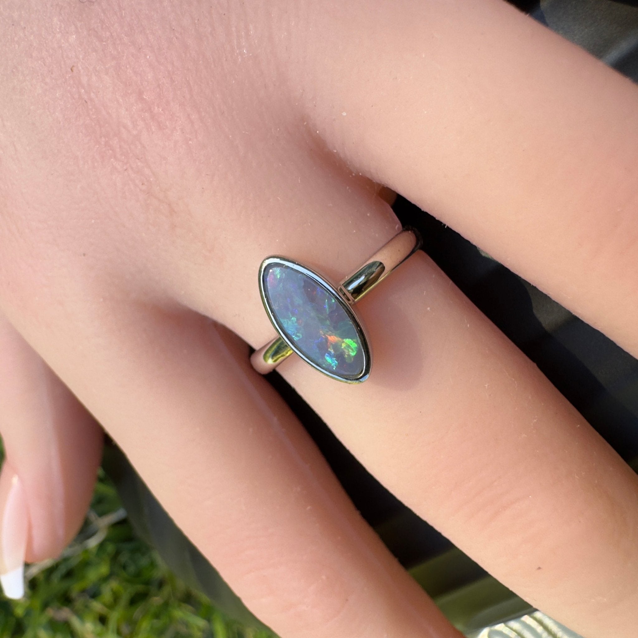 Lightning Loop ~ 0.96ct Solid Lightning Ridge Opal 925 Sterling Silver Ring