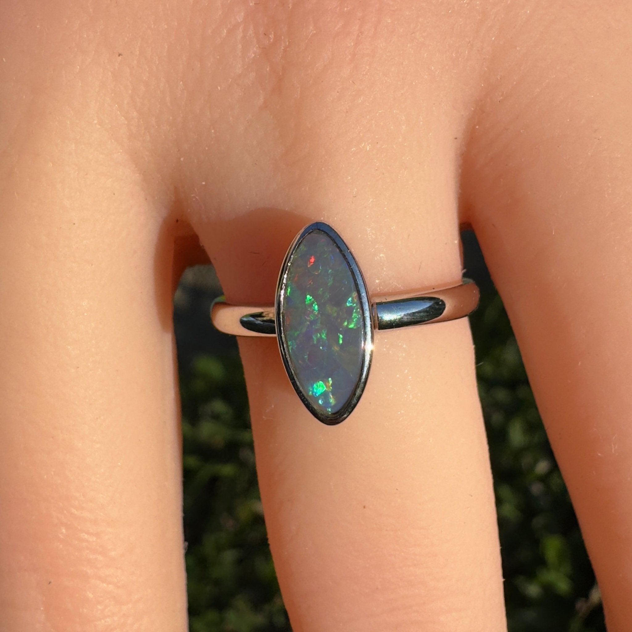 Lightning Loop ~ 0.96ct Solid Lightning Ridge Opal 925 Sterling Silver Ring