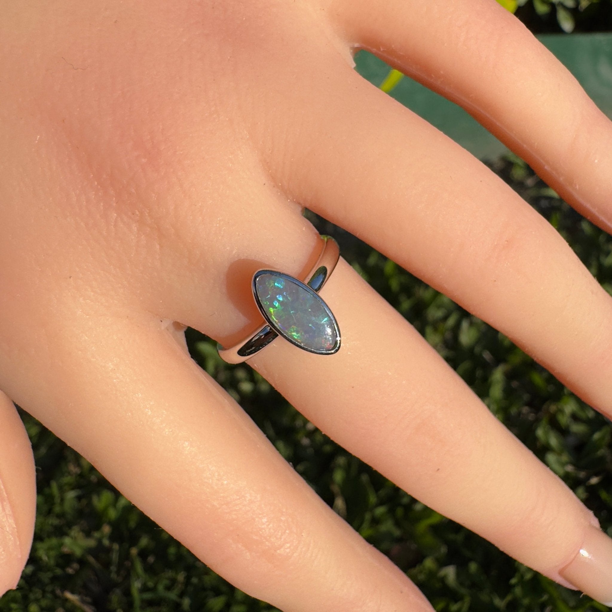 Lightning Loop ~ 0.96ct Solid Lightning Ridge Opal 925 Sterling Silver Ring