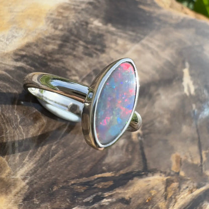 Silver ring with iridescent Lightning Ridge Opal in handcrafted 925 Sterling Silver design