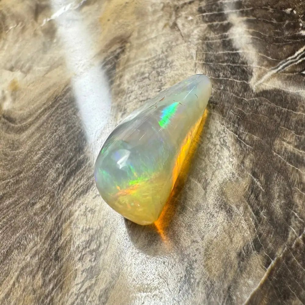 Lightning Ridge Crystal Opal 9carat Solid Hand - Cut