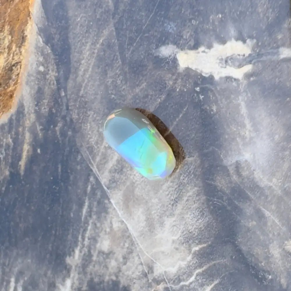 Lightning Ridge Opal 0.6carat Solid Hand - Cut