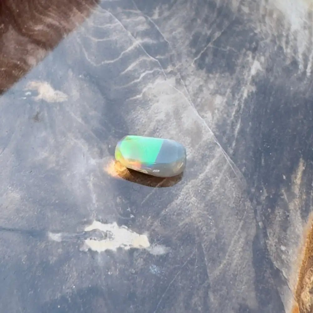 Lightning Ridge Opal 0.6carat Solid Hand - Cut