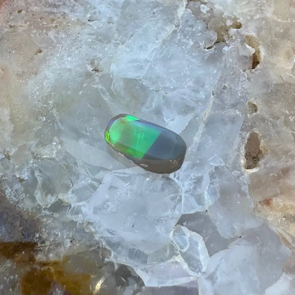 Lightning Ridge Opal 0.6carat Solid Hand - Cut
