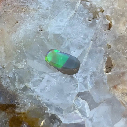 Lightning Ridge Opal 0.6carat Solid Hand - Cut