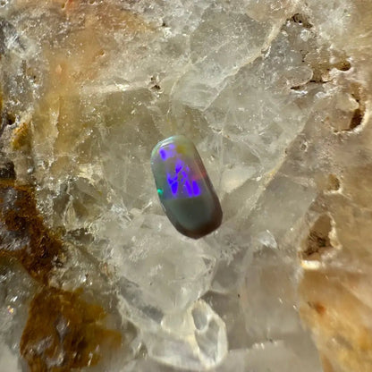 Lightning Ridge Opal 0.6carat Solid Hand - Cut