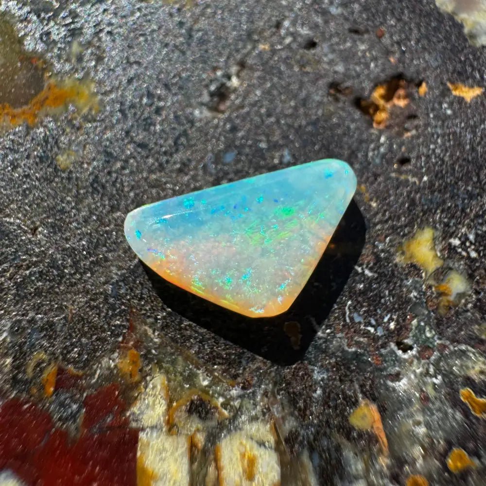Lightning Ridge Opal 1.0carat Solid Hand - Cut