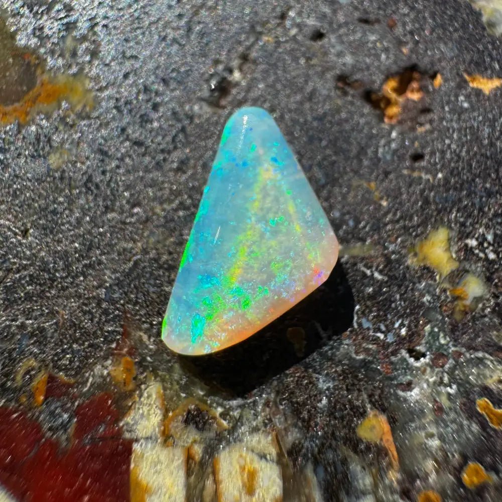 Lightning Ridge Opal 1.0carat Solid Hand - Cut
